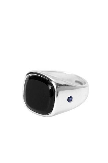 HATTON LABS Black Agate Signet Ring