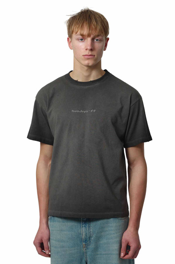 T-Shirt preta lavada TWOJEYS